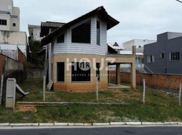 Casa · 146m² · 3 Quartos · 3 Vagas · Casa com 3 quartos à Venda
