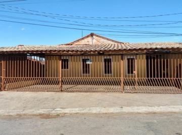Foto 01 · RA AMIL Vende Casa Térrea, 03 dormitórios 01 suíte, no Jardim Souto em São José dos Campos