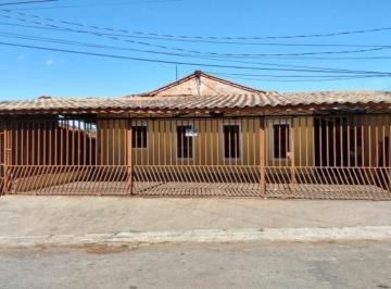 Foto 01 · RA AMIL Vende Casa Térrea, 03 dormitórios 01 suíte, no Jardim Souto em São José dos Campos
