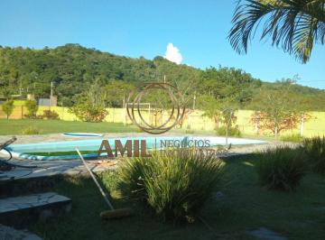 Foto 02 · Excelente chácara com piscina / salão de jogos / 05 dormitórios com 2 suítes / 190 m² de construção