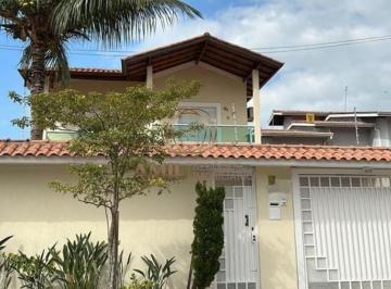 Foto 01 · Casa com Piscina e terreno de 420m² em Caraguatatuba