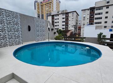 Casa de 3 quartos, Santos · Casa Sobrado no Boqueirão com piscina.