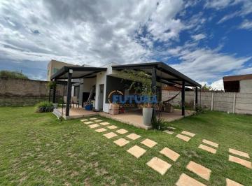0ebde48c1c4c5dbeca582cc311a15ca9ceb4df19 · Casa mobiliada com 1 Qts, Cond. Prive, Jardim Botanico
