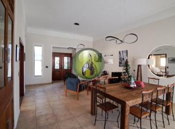 Foto 01 · Oportunidade única de adquirir uma casa térrea com 4 suítes e piscina no condomínio Jardim Residenci