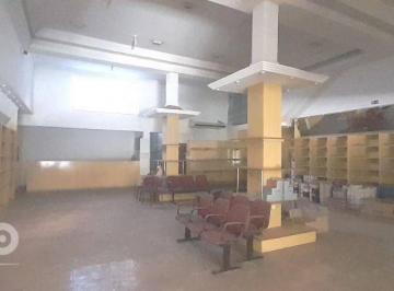 72bcc9ba516c1e9811fbbd3669a1d341e730287c · Loja comercial no Centro da Cidade, contendo aproximadamente 600m²