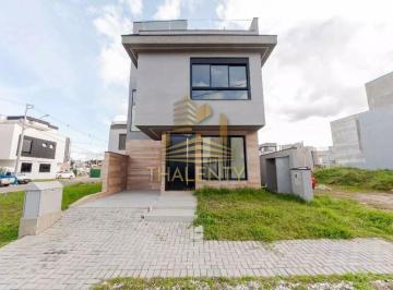 Casa · 170m² · 3 Quartos · 1 Vaga · Casa em condomínio clube com muita segurança e mui