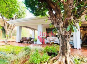 44b71684e8642875fabbc432baa828a3420091af · Casa Térrea para Alugar ou Vender de 04 Quartos no Jardim Sumaré em Ribeirão Preto com Piscina.