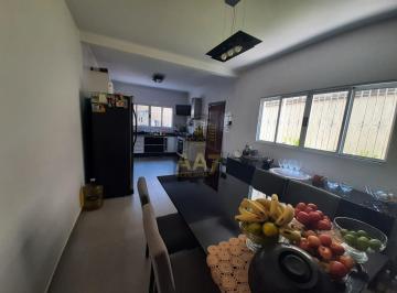 Casa · 120m² · 3 Quartos · 2 Vagas · Casa com 125 m² e 3 quartos à venda em Vila Universitária