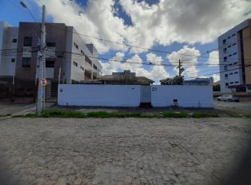 Casa de 4 quartos, João Pessoa · Vendo casa de esquina nos Bancários