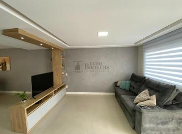 Casa · 190m² · 3 Quartos · 1 Vaga · Sobrado com 03 suítes a venda na praia do Amores em Balneário Camboriú