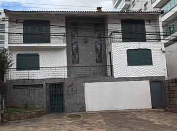 Comercial · 400m² · 8 Quartos · 2 Vagas · Casa Comercial,  ampla, Próximo a Av Presidente Vargas, Col. Fátima