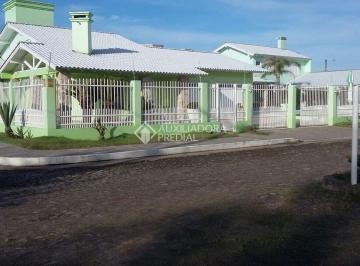 457119_iA3b7Q_457119657f1f914fd78.jpg · Casa na praia, construída em 3 terrenos, em Noiva do Mar, perto do mar