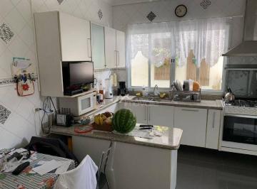 fd9f62478c85ba0ebd1d08f4df7cc5a5880242f3 · Casa Jardim Esplanada com edícula no fundo