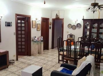 Casa · 384m² · 4 Quartos · 3 Vagas · Casa Térrea com 4 Dormitórios (2 Suítes) em Interlagos.