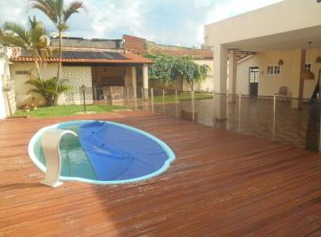 Casa de 5 quartos, Vicente Pires · Belissíma casa  c/área de lazer churras., piscina aquecida, 4 quartos  suítes, Escriturada !