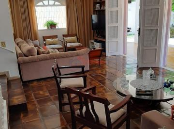 Casa · 300m² · 4 Quartos · 3 Vagas · Casa com 4/4 sendo 3 suítes - Caminho das Árvores