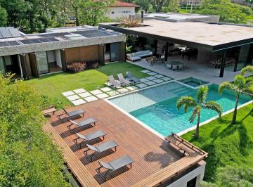 Área de Lazer · CASA NOVA LUXUOSA