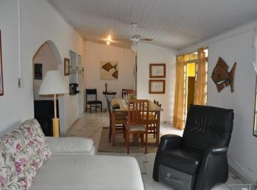 Casa · 130m² · 3 Quartos · 2 Vagas · Casa no Centro Histórico de Cananéia disponível para venda (2 dormitórios)