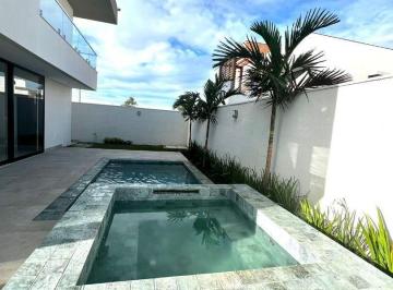 Casa · 400m² · 4 Quartos · 4 Vagas · Casa com 4 quartos à venda no Condomínio Jardim Versailles - Uberlândia/MG