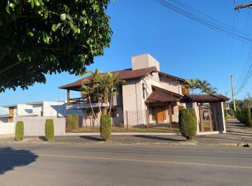 Casa · 329m² · 4 Quartos · 2 Vagas · Linda Casa com amplo jardim , no Bairro Centenário, Sapiranga