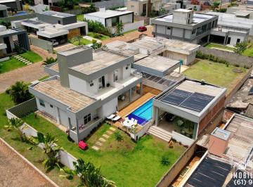 Casa de 4 quartos, Brasília · Moderna e Iluminada no Privê Etapa C-ACEITA PERMUTA