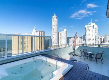 Apartamento · 240m² · 4 Quartos · 4 Vagas · Cobertura no Ed. Evely em Balneário Camboriú