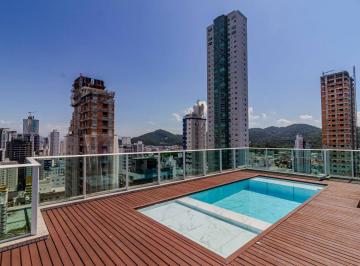 Apartamento · 268m² · 3 Quartos · 4 Vagas · Cobertura duplex à venda com três suítes e área externa particular em Balneário Camboriú