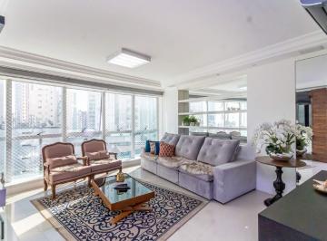Apartamento · 217m² · 3 Quartos · 2 Vagas · Apartamento à venda na quadra do mar em Balneário Camboriú - Alexandria