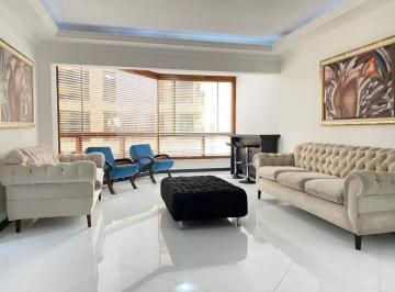 Apartamento · 223m² · 3 Quartos · 2 Vagas · Apartamento quadra mar à venda em Balneário Camboriú