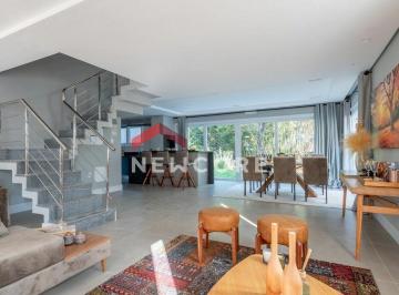 Casa · 478m² · 3 Quartos · 3 Vagas · Casa de condomínio em  Avenida Coronel Marcos - Pedra Redonda - Porto Alegre/RS