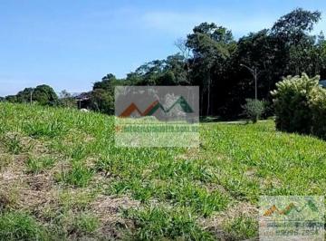 Terreno · 900m² · - 900m² em local privilegiado, privacidade e conforto