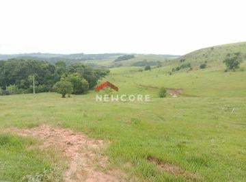 Rural · 500m² · 3 Quartos · Sítio em  Pardinho - Centro - Pardinho/SP