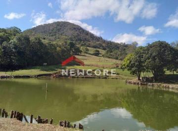 Rural · 300m² · 3 Quartos · 2 Vagas · Sítio em  Pardinho - Centro - Pardinho/SP