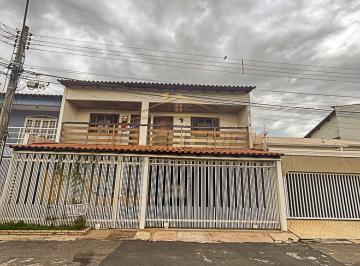 Casa de 4 quartos, Águas Claras · Excelente Sobrado, 4 Suítes + Escritório e DCE - QS 7 em frente praça