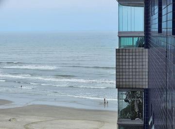 Apartamento de 2 quartos, Praia Grande · Oportunidade Frente ao mar - Caiçara