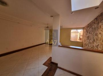 Casa · 176m² · 3 Quartos · 2 Vagas · Sobrado com 3 dormitórios sendo 1 suite