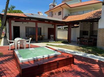 Casa · 132m² · 3 Quartos · 3 Vagas · Casa com 3 quartos de Temporada, Centro - Bombinhas