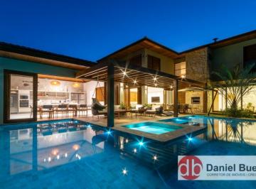 Casa · 550m² · 6 Quartos · 6 Vagas · Praia Bella - Casa 6 Suítes - Perto da Praia - Excelente Localização