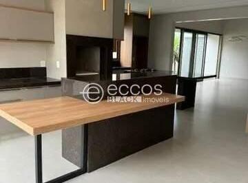 Casa · 234m² · 4 Quartos · Casa em condomínio à venda, 4 quartos, 3 suítes, Granja Marileusa - Uberlândia/MG