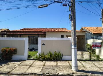 Casa · 180m² · 4 Quartos · 4 Vagas · Alugue Bela Casa Linear com Área de Lazer no Flamboyant