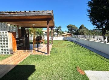 Área gourmet frente da casa · 2 casas térreas em um terreno de 1110m² à venda no Condomínio Vila Hípica I na cidade de Vinhedo - S