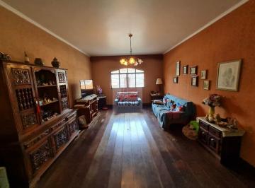 Casa · 207m² · 4 Quartos · 2 Vagas · Sobrado com 4 dormitórios no Jd. Pinheiros.