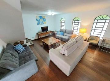 Casa · 250m² · 6 Quartos · 3 Vagas · Sobrado com 250m² bem localizado com 6 quartos, 1 suíte e 3 vagas na Vila Morse