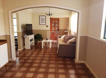 Casa · 175m² · 3 Quartos · 2 Vagas · Casa Aconchegante em Itapetininga: Seu Refúgio de Conforto e Lazer!
