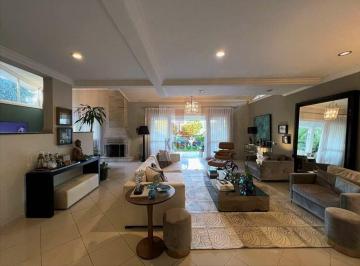 Casa · 496m² · 4 Quartos · 5 Vagas · Linda Casa à Venda na Granja Viana!