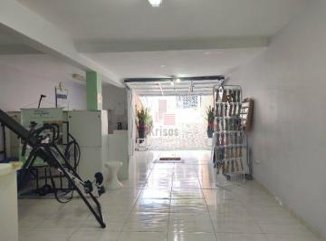 Casa · 250m² · 4 Quartos · 2 Vagas · Ótima casa muito bem localizada