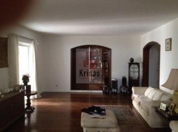Casa · 580m² · 4 Quartos · 3 Vagas · Seu Refúgio dos Sonhos: Magnífico Sobrado com 4 Suítes!