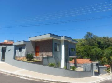 Casa de 3 quartos, Serra Negra · Casa nova com 03 dorms. e uma linda área de lazer/ Serra Negra- SP