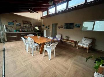 8fef08dcc5d35ee7229d37446894032406e11206 · Casa térrea a venda no Horto Florestal
