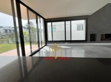 Casa · 300m² · 4 Quartos · 2 Vagas · Casa Alto Padrão - Condomínio - Pelotas